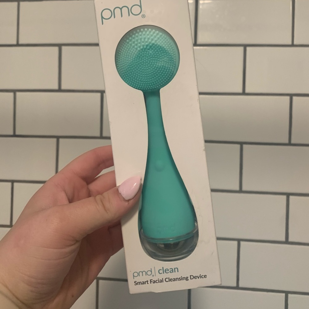 PMD Clean Smart Facial Cleansing Device
